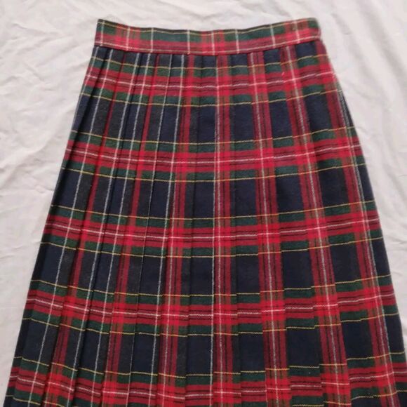 Vintage Plaid Pleated Skirt Red Navy Green Womens Size 10 - Picture 7 of 9